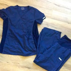 Cheroke maternity scrubs medium